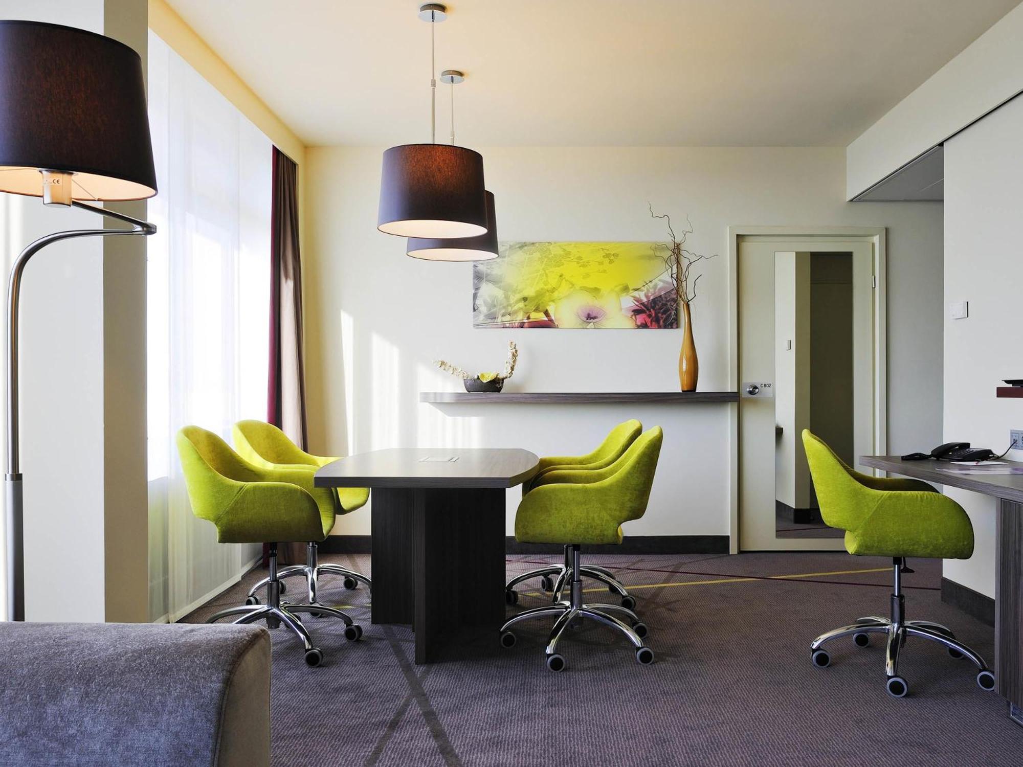 Double Suite a Living Room